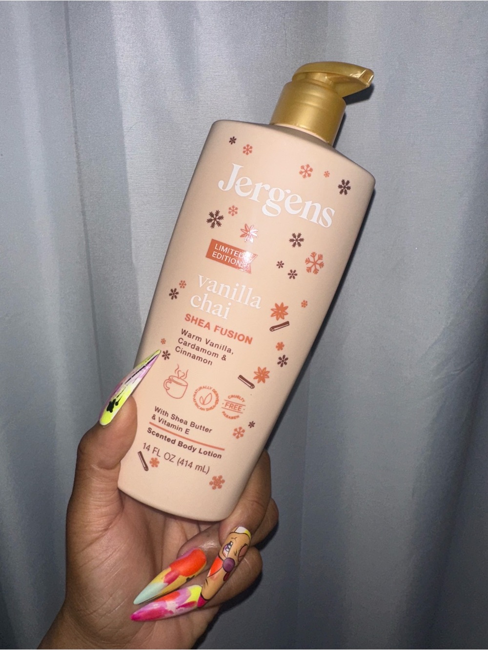 Jergens Vanilla Chai Shea Fusion Body Lotion — Peach Cream